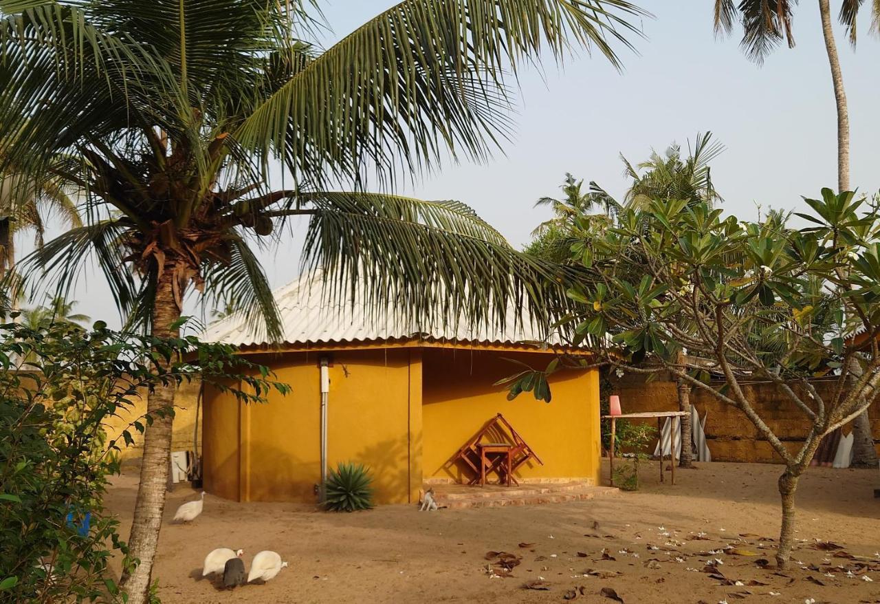 Rundbungalow Auf Lionsrest Grand-Bassam Exteriör bild
