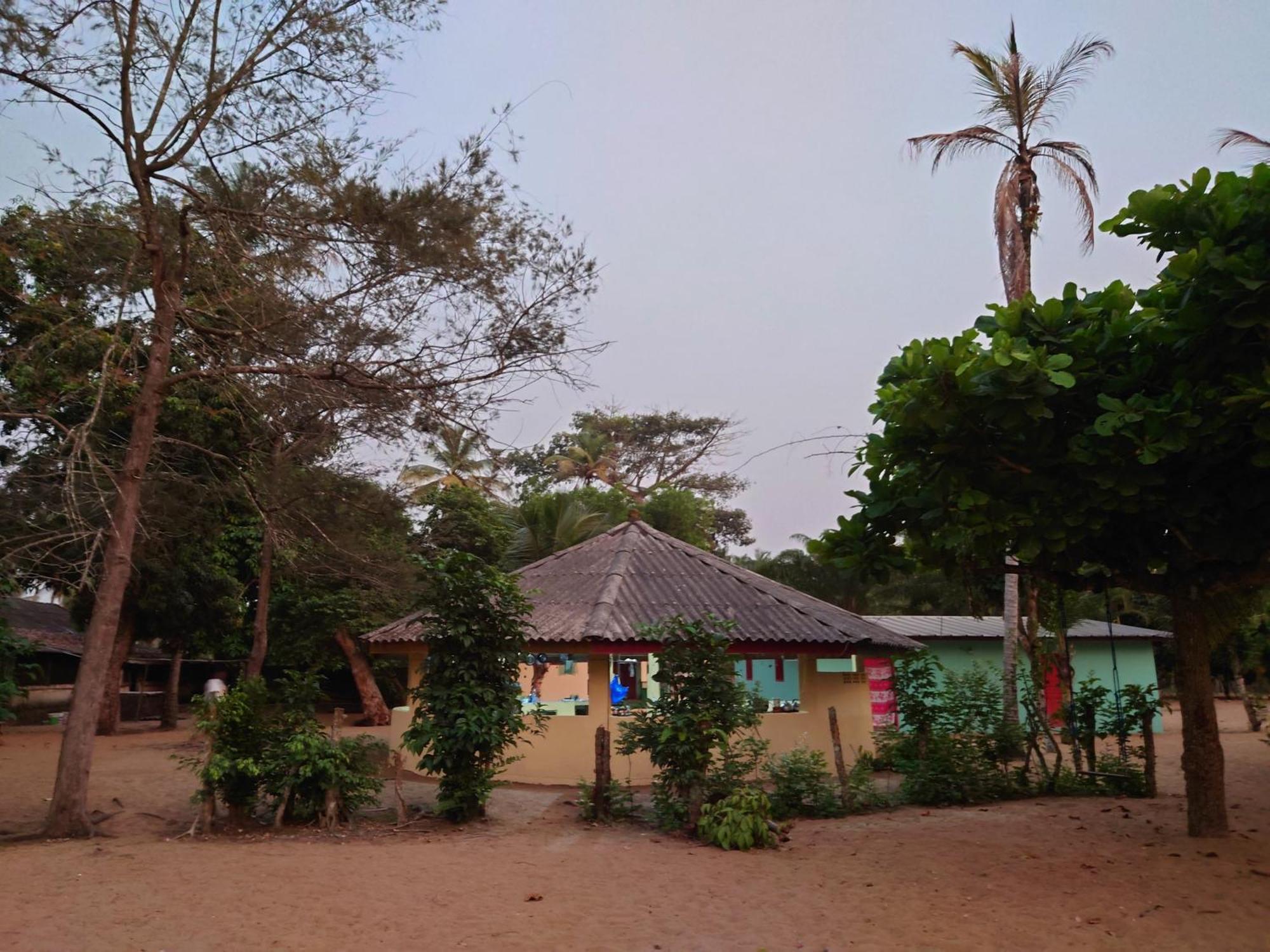 Rundbungalow Auf Lionsrest Grand-Bassam Exteriör bild